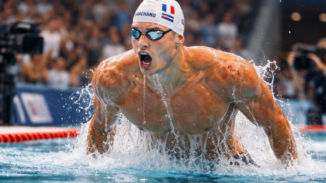 Découvrez le fascinant documentaire sur Leon Marchand qui a captivé le public